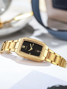 Noa | Women's luxury watch with rectangular case