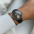 NovaLuxe - Elegant Women's Watch