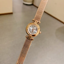 Luxury retro women's watch with stainless steel strap
