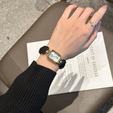 Elegant women's square disc watch with luxury leather strap
