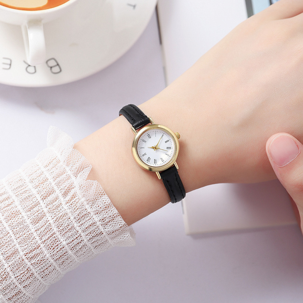 Lina | Simple And Compact Alloy Belt Watch
