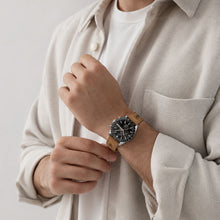 David | Stylish Men’s Chronograph with Versatile Strap Options | 44mm